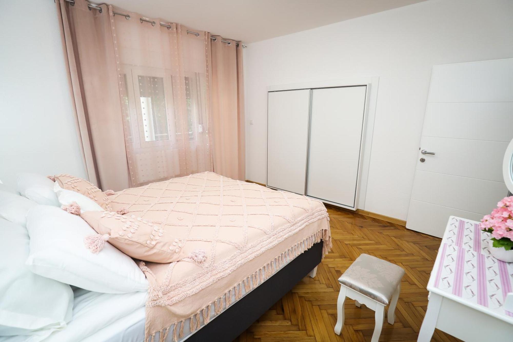 ホテル Kuca Jeka Vrnjačka Banja エクステリア 写真